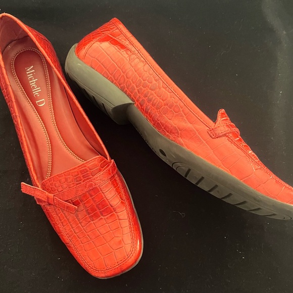 Michelle D Red loafer - Picture 4 of 12